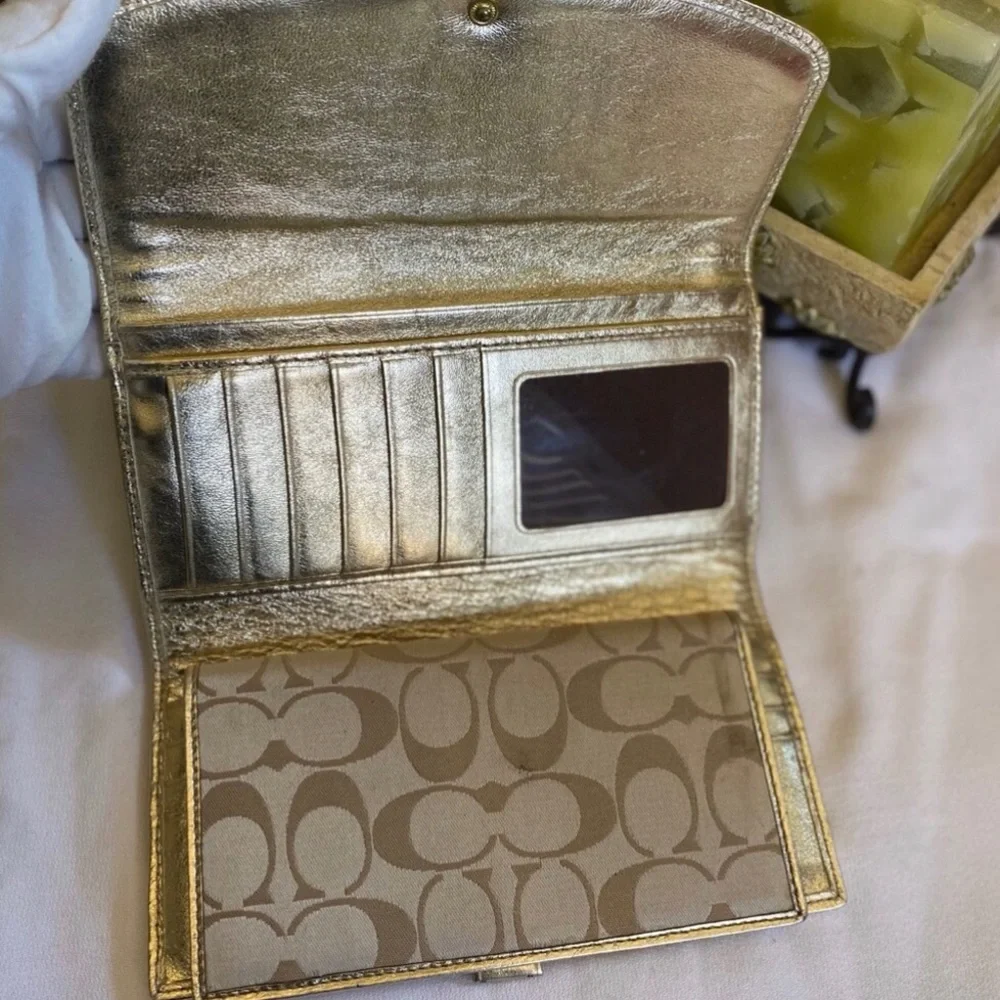 Coach Beige and Gold Wallet - Picture 6 of 10